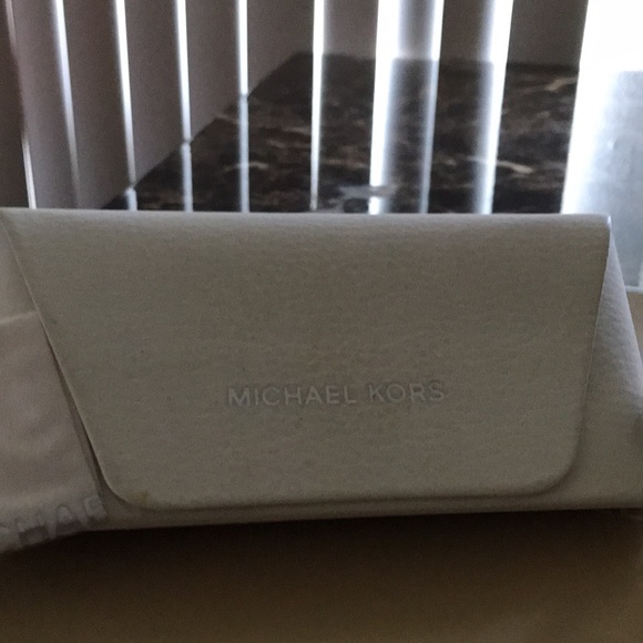 Vintage 90’s Michael Kors aviator sunglasses with original case - Picture 5 of 16